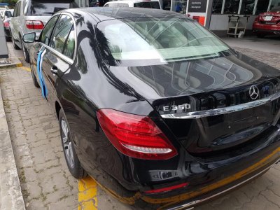Lộ ảnh Mercedes-Benz E350 2019 chuẩn bị ra mắt vào tuần sau 2 Lộ ảnh Mercedes-Benz E350 2019 chuẩn bị ra mắt vào tuần sau 2a
