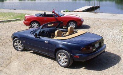 1994: Một sự thay đổi lớn trong dung tích xilanh và những cú "hit" mạnh mẽ hơn vào Miata 1994: Một sự thay đổi lớn trong dung tích xilanh và những cú "hit" mạnh mẽ hơn vào Miata.