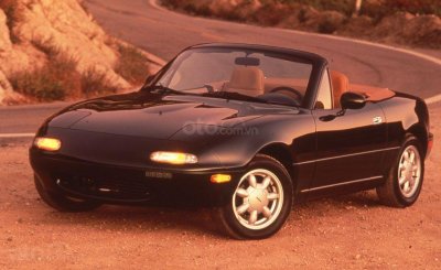 1991: Phiên bản đặc biệt đầu tiên của Mazda MX-5 Miata được tung ra thị trường 1991: Phiên bản đặc biệt đầu tiên của Mazda MX-5 Miata được tung ra thị trường.