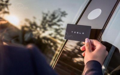 Thẻ chìa khóa của Tesla (2017) Thẻ chìa khóa của Tesla (2017).
