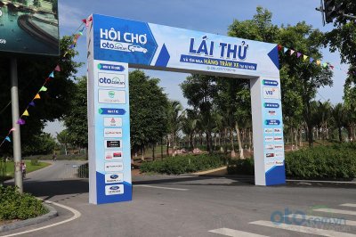 Sáng nay (6/7), Hội chợ Oto.com.vn lớn nhất miền Bắc chính thức khai mạc - Ảnh 1.