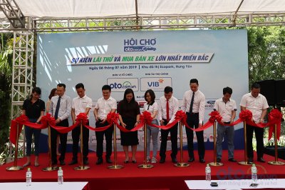 Sáng nay (6/7), Hội chợ Oto.com.vn lớn nhất miền Bắc chính thức khai mạc.