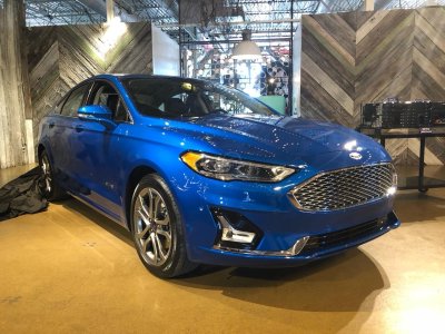 Ưu nhược điểm xe Ford Fusion 2019 - Nhanh nhẹn và chuẩn xác Ưu nhược điểm xe Ford Fusion 2019 - Nhanh nhẹn và chuẩn xác
