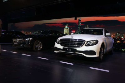 Mercedes-Benz E200 2019 chính thức ra mắt, giá 2,13 tỷ đồng 4 Mercedes-Benz E200 2019 chính thức ra mắt, giá 2,13 tỷ đồng 5