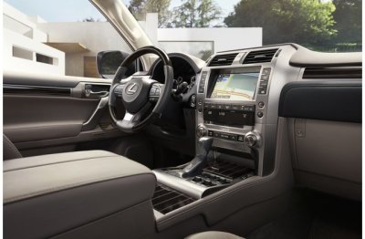 Bảng táp-lô của Lexus GX 2020.