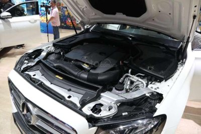 Giá lăn bánh xe Mercedes-Benz E-Class 2019 mới ra mắt khách Việt 3 Giá lăn bánh xe Mercedes-Benz E-Class 2019 mới ra mắt khách Việt 3a