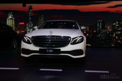 Những điểm nhấn đáng chú ý trên Mercedes-Benz E-Class 2019 vừa ra mắt khách Việt 2 Những điểm nhấn đáng chú ý trên Mercedes-Benz E-Class 2019 vừa ra mắt khách Việt 2a