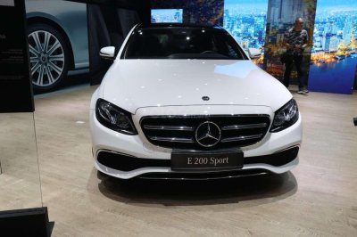 Một số hình ảnh của 3  phiên bản Mercedes-Benz E-Class.