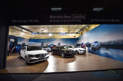 Khu vực trưng bày xe đã qua sử dụng của Mercedes-Benz Việt Nam Khu vực trưng bày xe đã qua sử dụng của Mercedes-Benz Việt Nam.