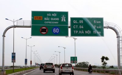 Không lái dưới tốc độ tối thiểu Không lái dưới tốc độ tối thiểu.