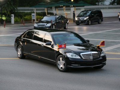 Mercedes-Maybach S600 Pullman Guard xuất hiện cùng Chủ tịch Triều Tiên