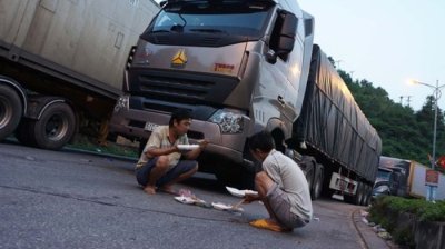 Việc ăn đúng bữa, ngon miệng và chất lượng cũng là điều khó Việc ăn đúng bữa, ngon miệng và chất lượng cũng là điều khó.