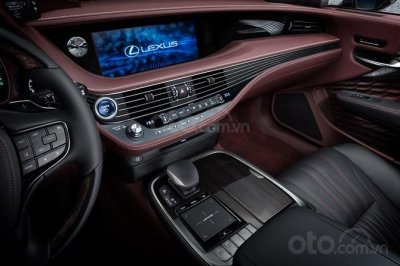 Lexus LS 500 Executive tăng cường trang bị