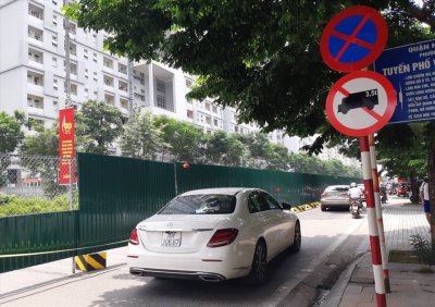 Nhiều tuyến đường tại Mỹ Đình bị rào chắn để làm đường đua F1 2 Nhiều tuyến đường tại Mỹ Đình bị rào chắn để làm đường đua F1 2a