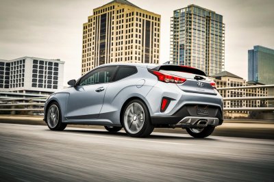 Hyundai Veloster 2020 đuôi xe