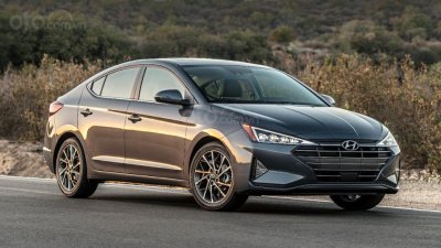 Những mẫu xe an toàn giá rẻ nhất tại Mỹ - Hyundai Elantra