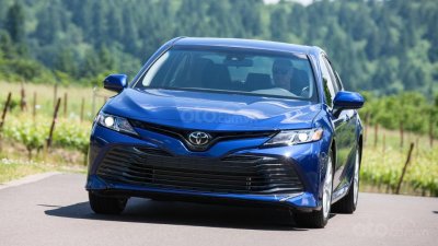 Những mẫu xe an toàn giá rẻ nhất tại Mỹ - Toyota Camry