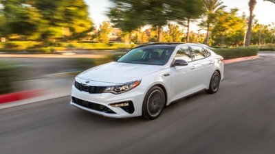 Những mẫu xe an toàn giá rẻ nhất tại Mỹ - Kia Optima