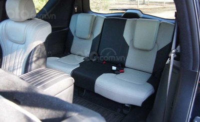 Ưu nhược điểm của Infiniti QX80 2019 - Hàng sau khá khiêm tốn