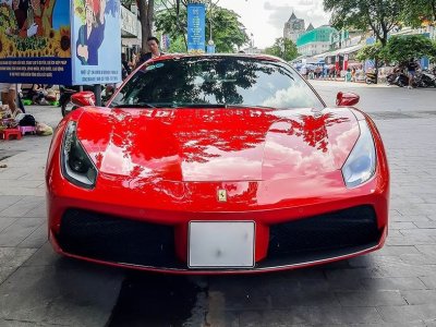 Ferrari 488 Spider có thiết kế khỏe khoắn và góc cạnh Ferrari 488 Spider có thiết kế khỏe khoắn và góc cạnh
