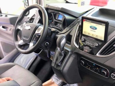 Giá lăn bánh xe Ford Tourneo 2019 2 Giá lăn bánh xe Ford Tourneo 2019 a2