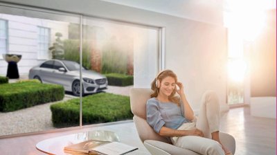 Khách hàng sử dụng xe Mercedes-Benz sẽ cảm thấy yên tâm khi không phải bất ngờ nhận được hoá đơn sửa chữa với giá sốc Khách hàng sử dụng xe Mercedes-Benz sẽ cảm thấy yên tâm khi không phải bất ngờ nhận được hoá đơn sửa chữa với giá sốc.