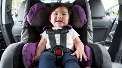 Khi nào thì cho trẻ ngồi ở ghế trước? Khi nào thì cho trẻ ngồi ở ghế trước?/