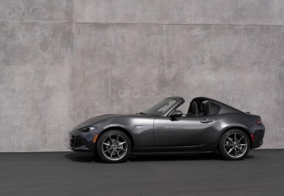 Mazda MX5-RF 2019 bản cập nhật đến Malaysia, giá từ 1,4 tỷ đồng