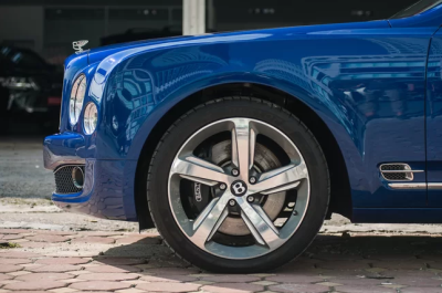 Mulsanne Speed sở hữu bộ la-zăng 5 chấu hợp kim nhôm 21 inch Mulsanne Speed sở hữu bộ la-zăng 5 chấu hợp kim nhôm 21 inch