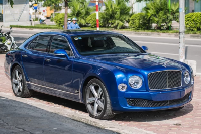 Chiếc Bentley Mulsanne Speed xanh Sequin sang trọng xuất hiện tại Hà Nội được nhập khẩu bởi một đơn vị tư nhân Chiếc Bentley Mulsanne Speed xanh Sequin sang trọng xuất hiện tại Hà Nội được nhập khẩu bởi một đơn vị tư nhân