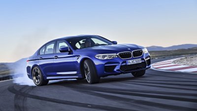 Mercedes-AMG đang tạo ra xu thế mới 2 Mercedes-AMG đang tạo ra xu thế mới a2