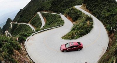 Đừng chỉ đi ở đường giữa Đừng chỉ đi ở đường giữa.