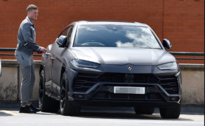 Thủ môn Jordan Pickford của Everton được cho là người đầu tiên sở hữu Lamborghini Urus