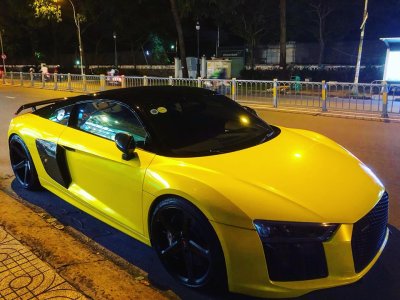 Audi R8 V10 Plus đổi sang bộ cánh màu vàng tươi nổi bật Audi R8 V10 Plus đổi sang bộ cánh màu vàng
