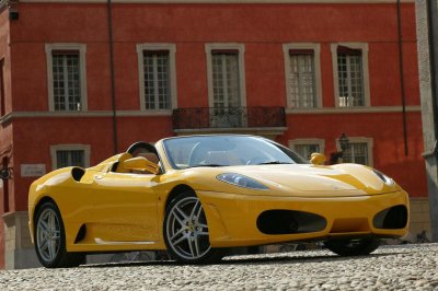 Ferrari F430 là chiếc siêu ngựa đầu tiên trong garage của Messi Ferrari F430