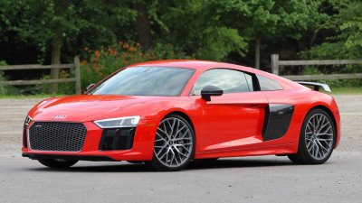 Messi lựa chọn Audi R8 V10 bản thường