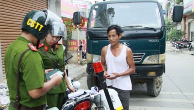 Cảnh sát trật tự có được dừng xe, xử phạt vi phạm không? 1 Cảnh sát trật tự có được dừng xe, xử phạt vi phạm không? 1a