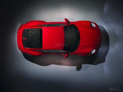 Carrera là phiên bản dành cho những người yêu thích và bắt đầu tiếp cận dòng xe huyền thoại Porsche 911 2 Carrera là phiên bản dành cho những người yêu thích và bắt đầu tiếp cận dòng xe huyền thoại Porsche 911 2.
