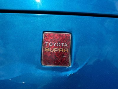 Xe vẫn giữ được logo Toyota Supra nguyên vẹn Xe vẫn giữ được logo Toyota Supra nguyên vẹn