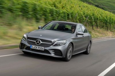 28.400 chiếc Mercedes-Benz C-Class bị triệu hồi tại Bắc Mỹ do nguy cơ rơi ắc-quy 28.400 chiếc Mercedes-Benz C-Class bị triệu hồi tại Bắc Mỹ do nguy cơ rơi ắc-quy