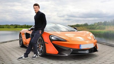 Lando Norris và McLaren 570S Spider Lando Norris và McLaren 570S Spider