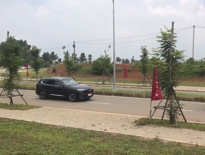 Video cận cảnh Thủ tưởng Malaysia lái thử xe VinFast tại Việt Nam 3 Video cận cảnh Thủ tưởng Malaysia lái thử xe VinFast tại Việt Nam a3