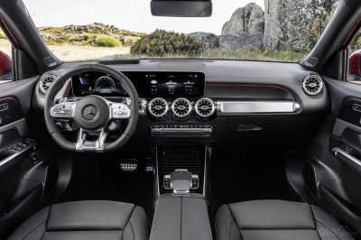 Mercedes-AMG GLB 35 2020 - ảnh 4 Mercedes-AMG GLB 35 2020 nội thất