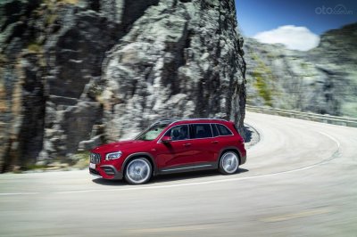 Mercedes-AMG GLB 35 với công suất 302 mã lực mạnh mẽ Mercedes-AMG GLB 35 với công suất 302 mã lực mạnh mẽ