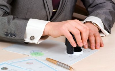 Kiểm tra kỹ giấy tờ, hợp đồng mua bán xe ô tô gia đình Kiểm tra kỹ giấy tờ, hợp đồng mua bán xe ô tô gia đình.