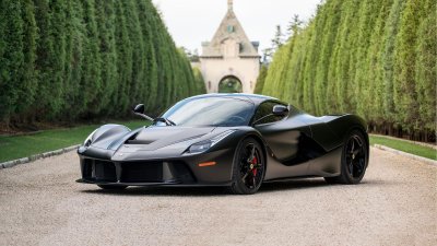 Ferrari LaFerrari là siêu xe đắt đỏ nhất trong bộ sưu tập xe của Son Ferrari LaFerrari