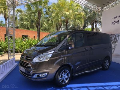 Ford Tourneo 2019 nhận đặt cọc tại đại lý thực tế cao hơn dự kiến tới 200 triệu đồng.