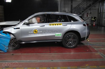 Mercedes-Benz EQC đạt điểm an toàn năm sao từ Euro NCAP - ảnh 1 Mercedes-Benz EQC đạt điểm an toàn năm sao từ Euro NCAP.
