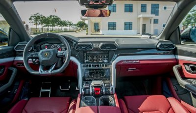 Chiếc Lamborghini Urus chính hãng thứ 3 về nước với ngoại thất vàng "chói lóa" 5 Chiếc Lamborghini Urus chính hãng thứ 3 về nước với ngoại thất vàng "chói lóa" a5