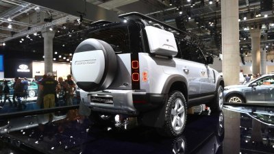 Land Rover Defender 2020 có 3 phiên bản ứng với 6 biến thể Land Rover Defender 2020 có 3 phiên bản ứng với 6 biến thể.